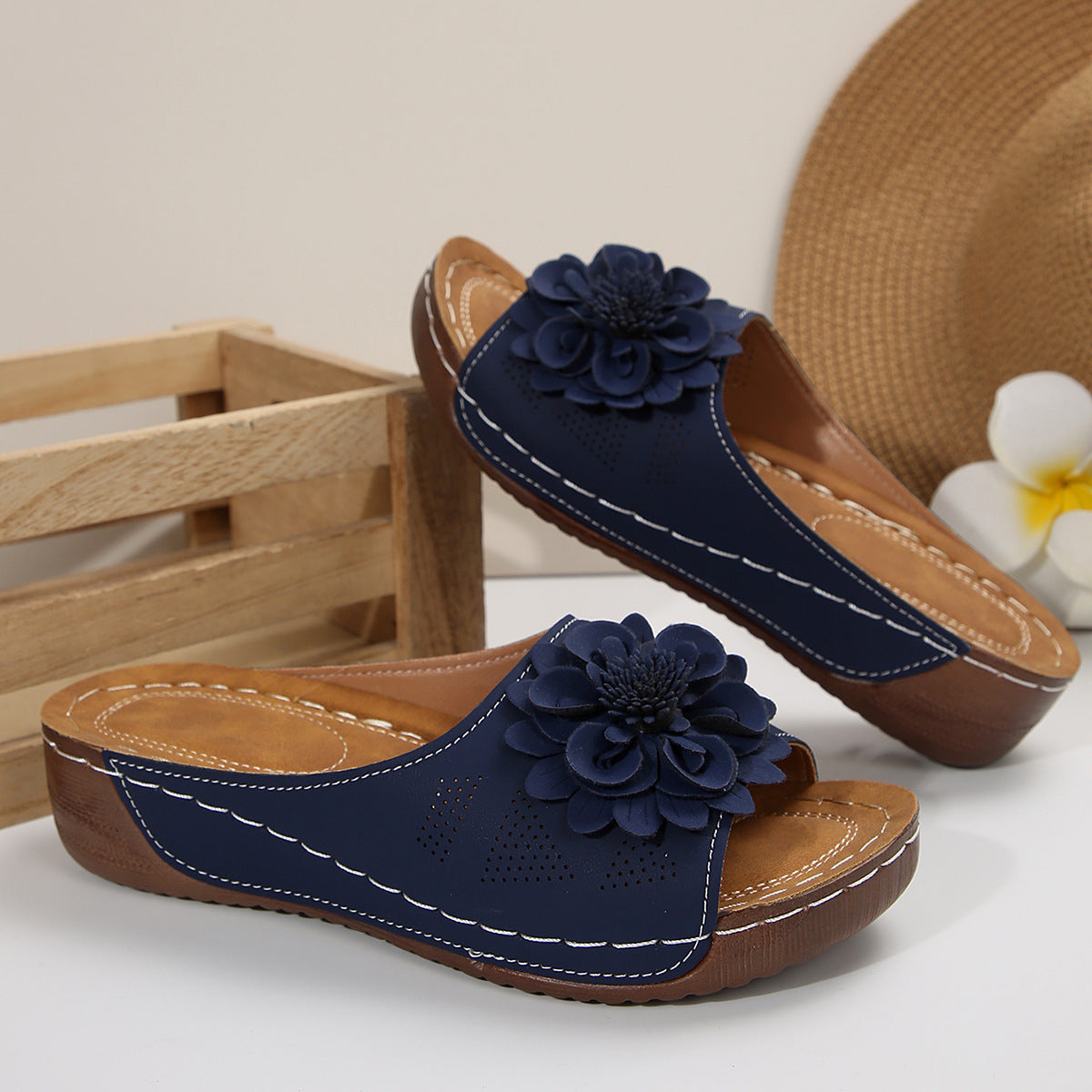 Floral Comfort Wedge Sandals - LoakesBalvin
